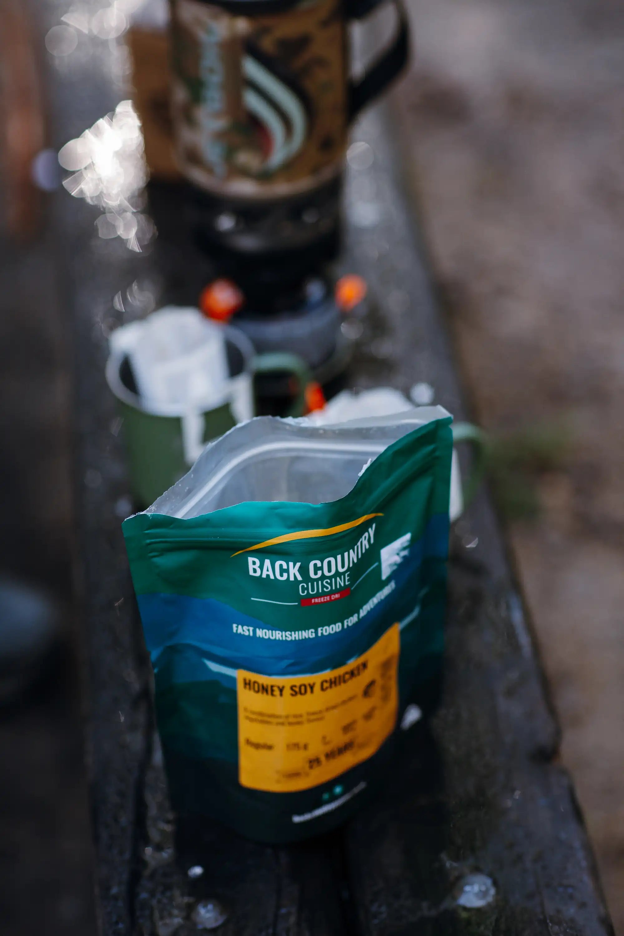 OUTDOOR MEALS & COFFEE